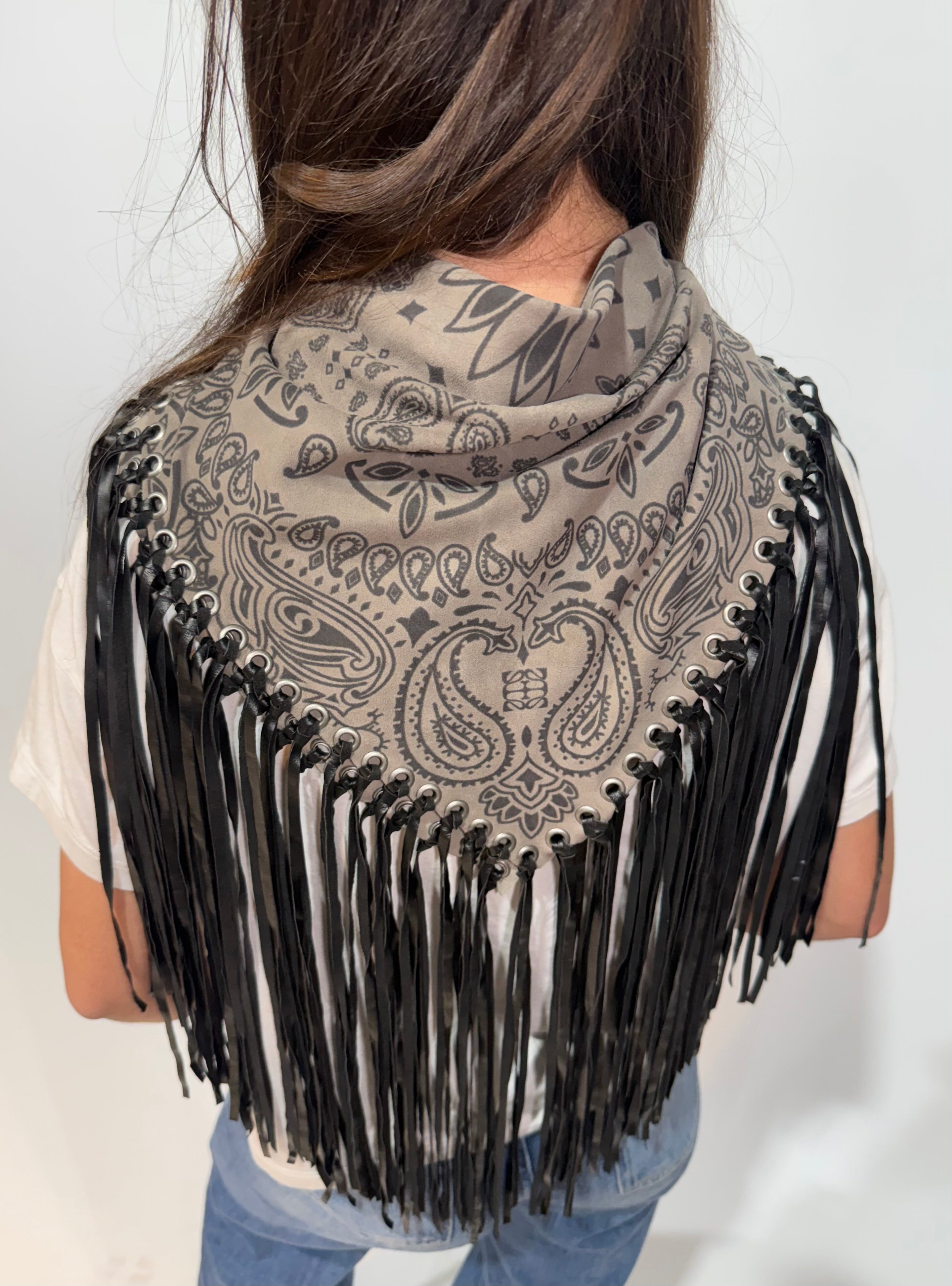 Signature Small Bandanna Scarf Gray & Black